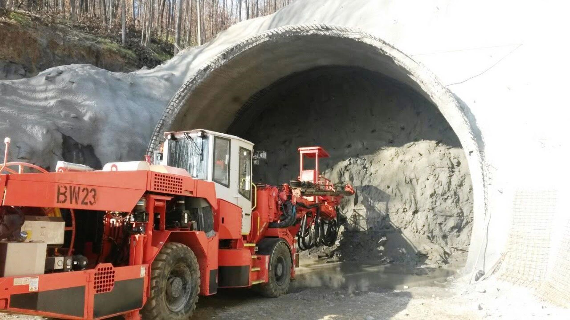 Подписан е договорът за проектирането и строителството на тунел "Железница" на автомагистрала "Струма"
