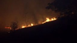 Голям пожар край Дупница, АМ "Струма" е силно задимена