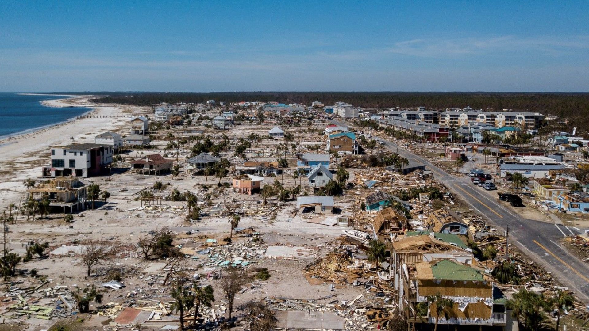 Броят на жертвите в САЩ от урагана Майкъл стана 16
