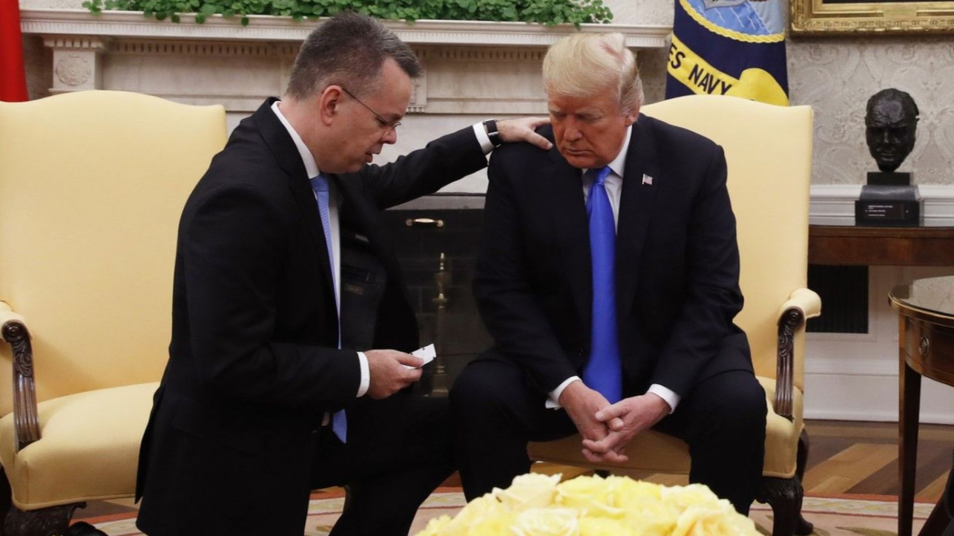 Президентът Доналд Тръмп посрещна снощи в Белия дом пастор Андрю