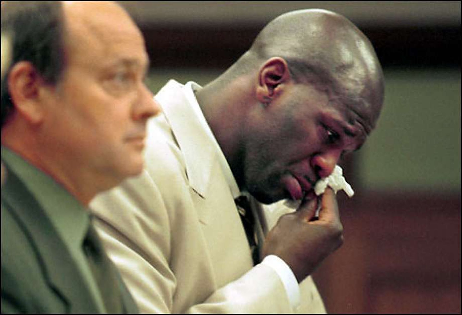 Рубен Патерсън - сериозно име в историята на НБА, записал 8 сезона в лигата (1999-2008 г.), включително за Лос Анджелис Лейкърс и Сиатъл Суперсоникс. През 2001 г. е осъден на година затвор заради опит към склоняване към секс на жената, която се грижи за децата му. Оказва се, че това не е първото му криминално проявление от такъв тип, а и излежава 8 месеца от присъдата. Принуден е да се регистрира като "сексуален агресор" във всеки щат, където пътува да играе след това.