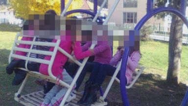Дете пострада тежко от люлка в училищен двор в Годеч