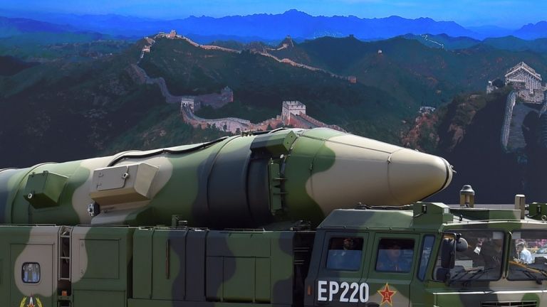 Ракетата DF-21D -  китайският коз срещу американските самолетоносачи