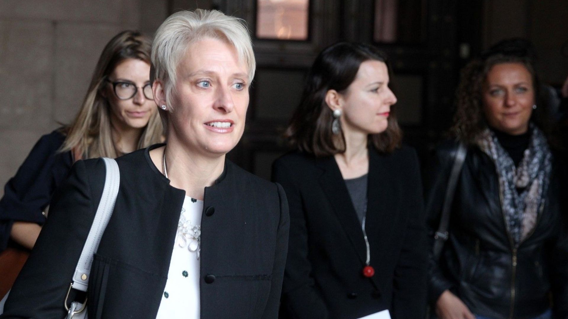 140 000 българи вече са получили статут на уседналост на