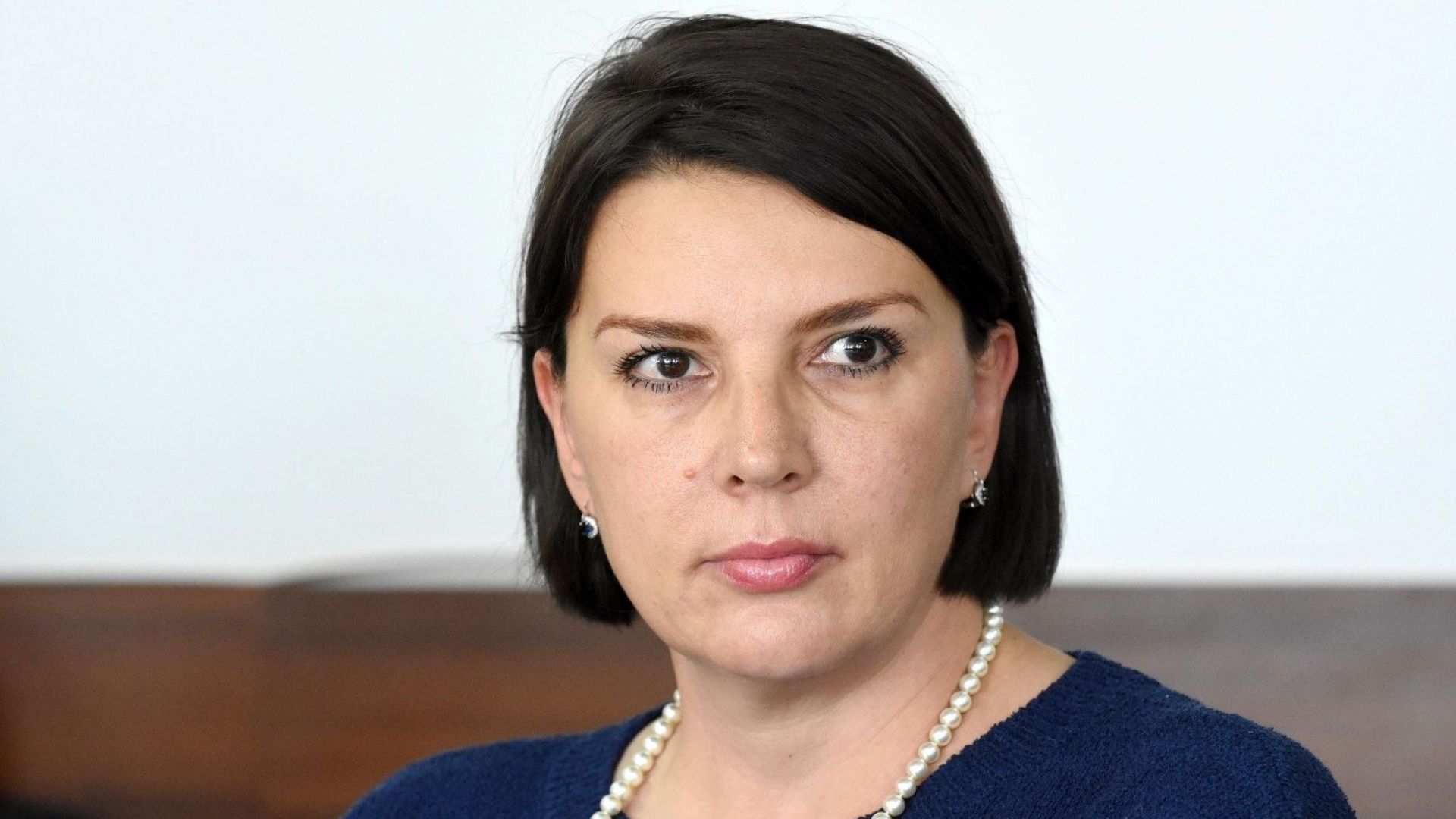 Спирането на телевизия Алфа е било първа точка от дневния