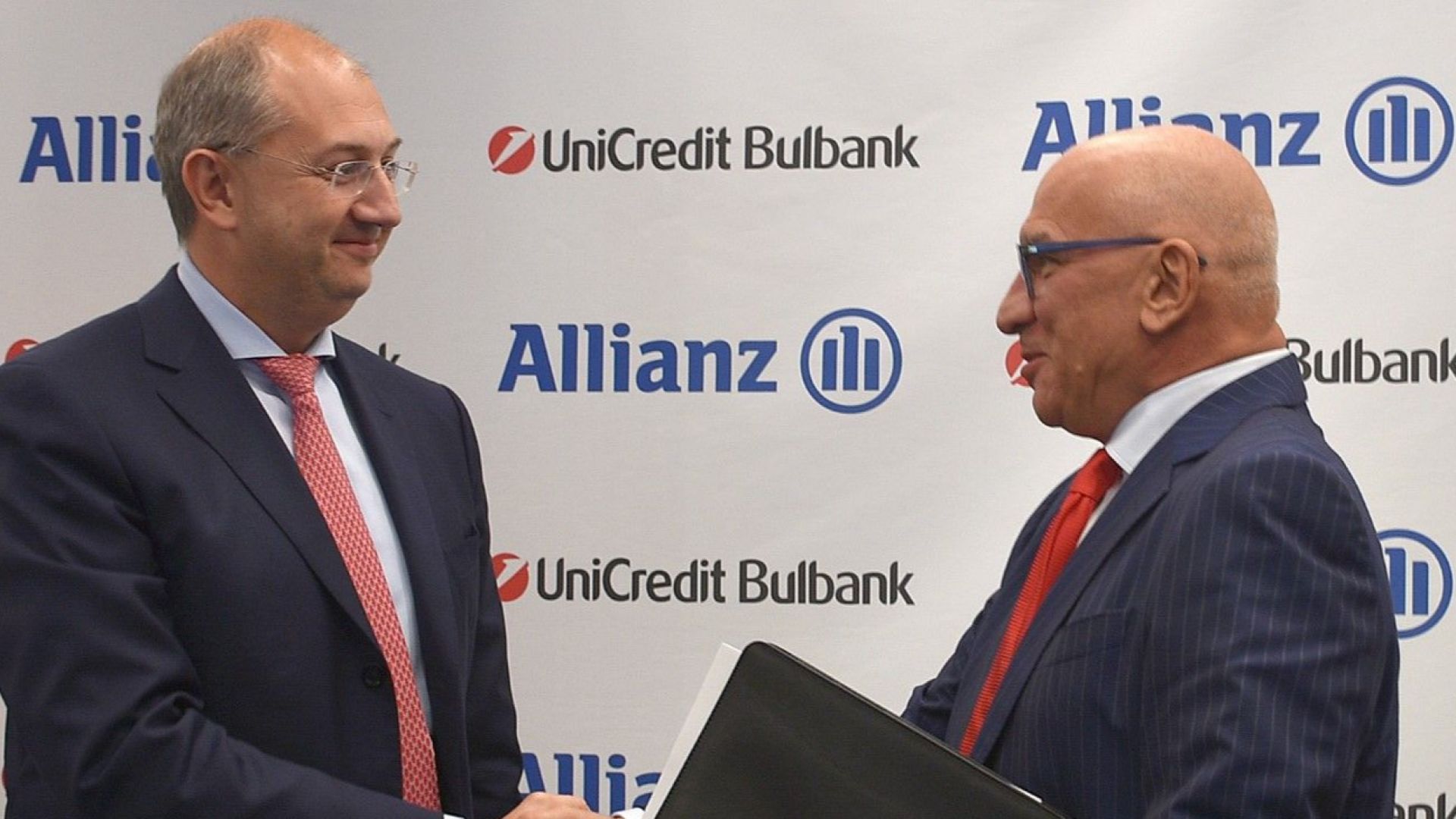 УниКредит Булбанк и Алианц подписаха споразумение за партньорство в България