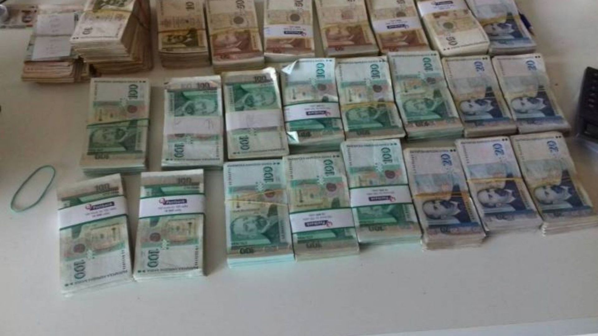 Специализираната прокуратура повдигна обвинения на 5 ма души за участие в