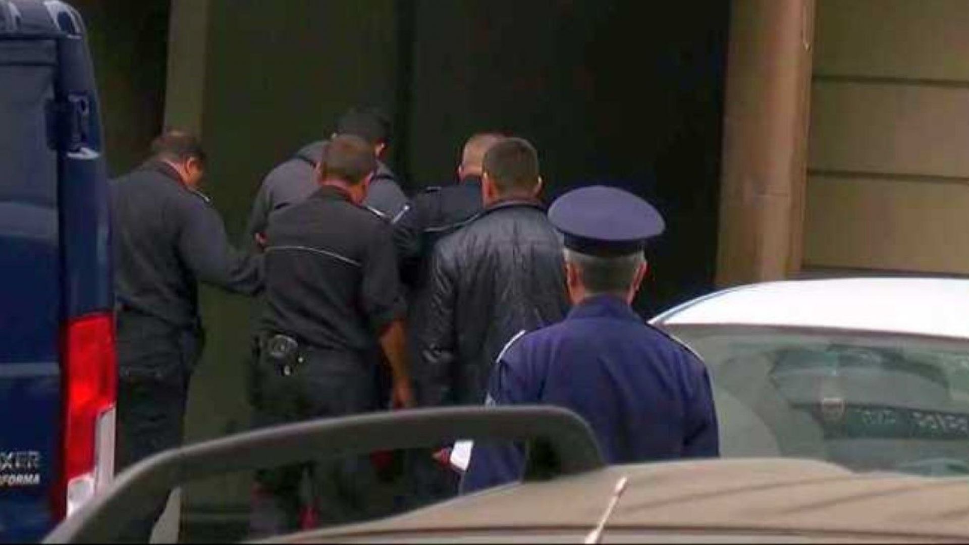 При засилена охрана Северин Красимиров който е обвинен в убийството