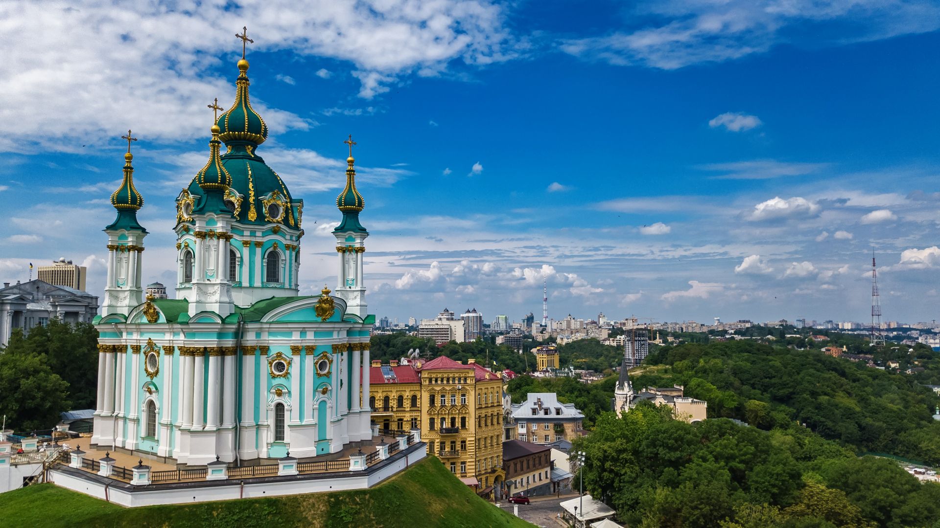 След като бъде предоставен на Вселенската патриаршия киевският храм Св