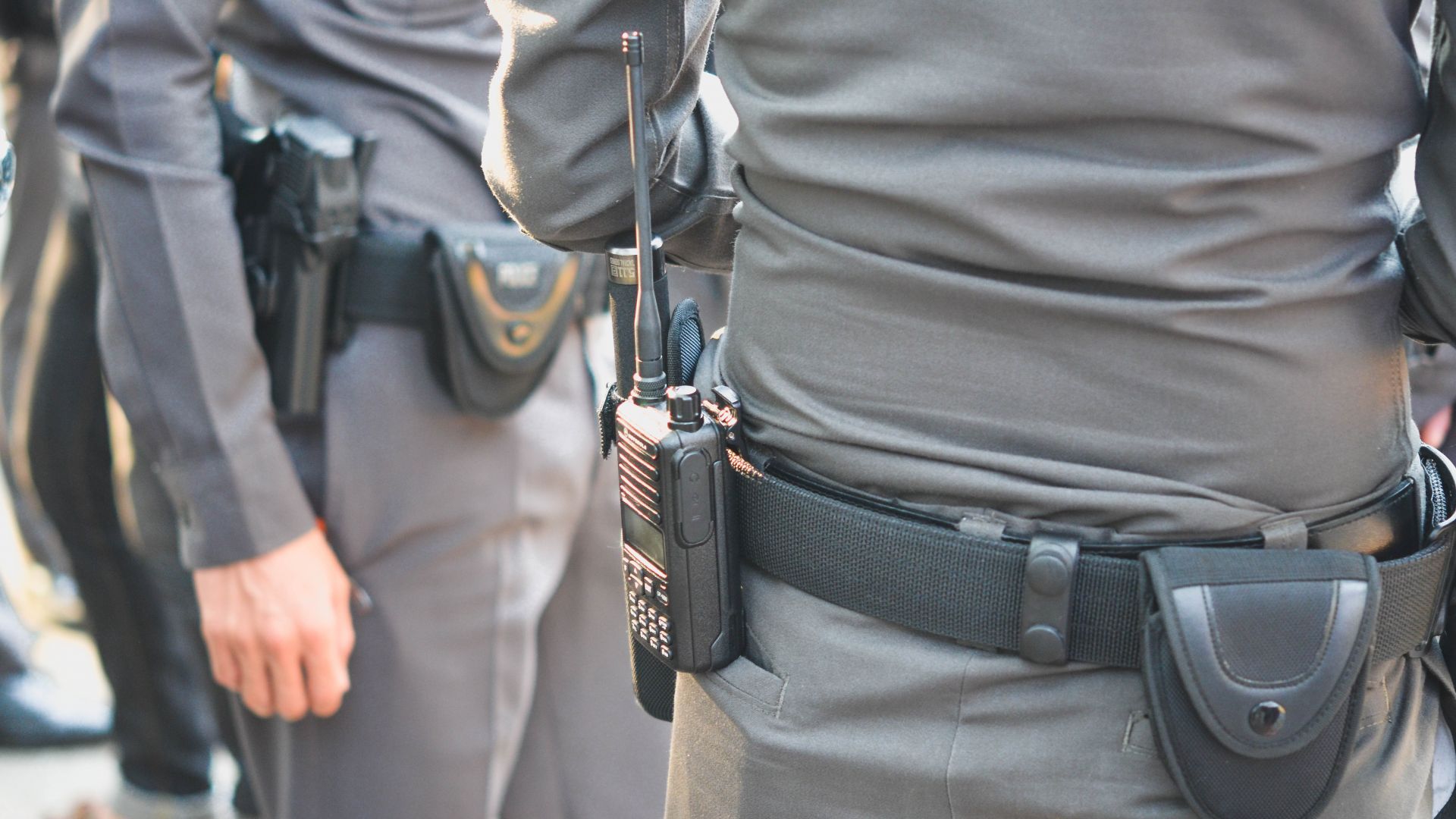 Двама туристи бяха задържани в Тайланд за вандализъм след като