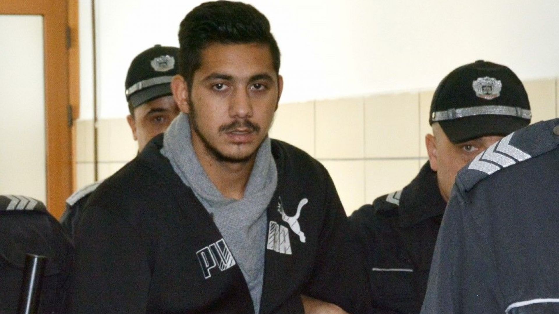 Петорната комплексна съдебно медицинска психологична и психиатрична експертиза назначена на 21 годишния