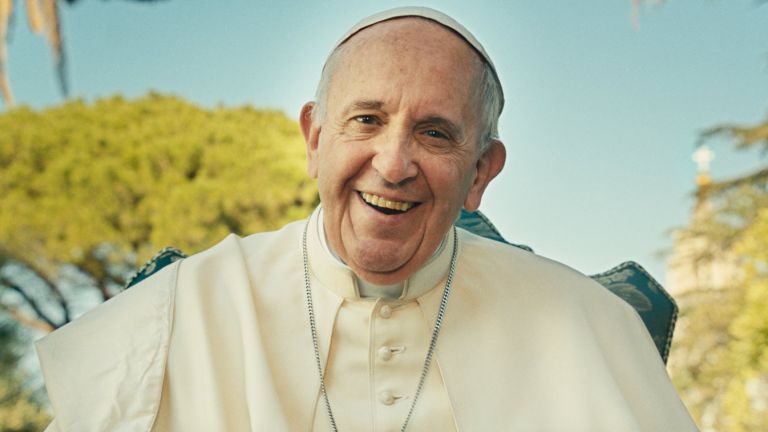 Папата каца на летище "Граф Игнатиево" през май