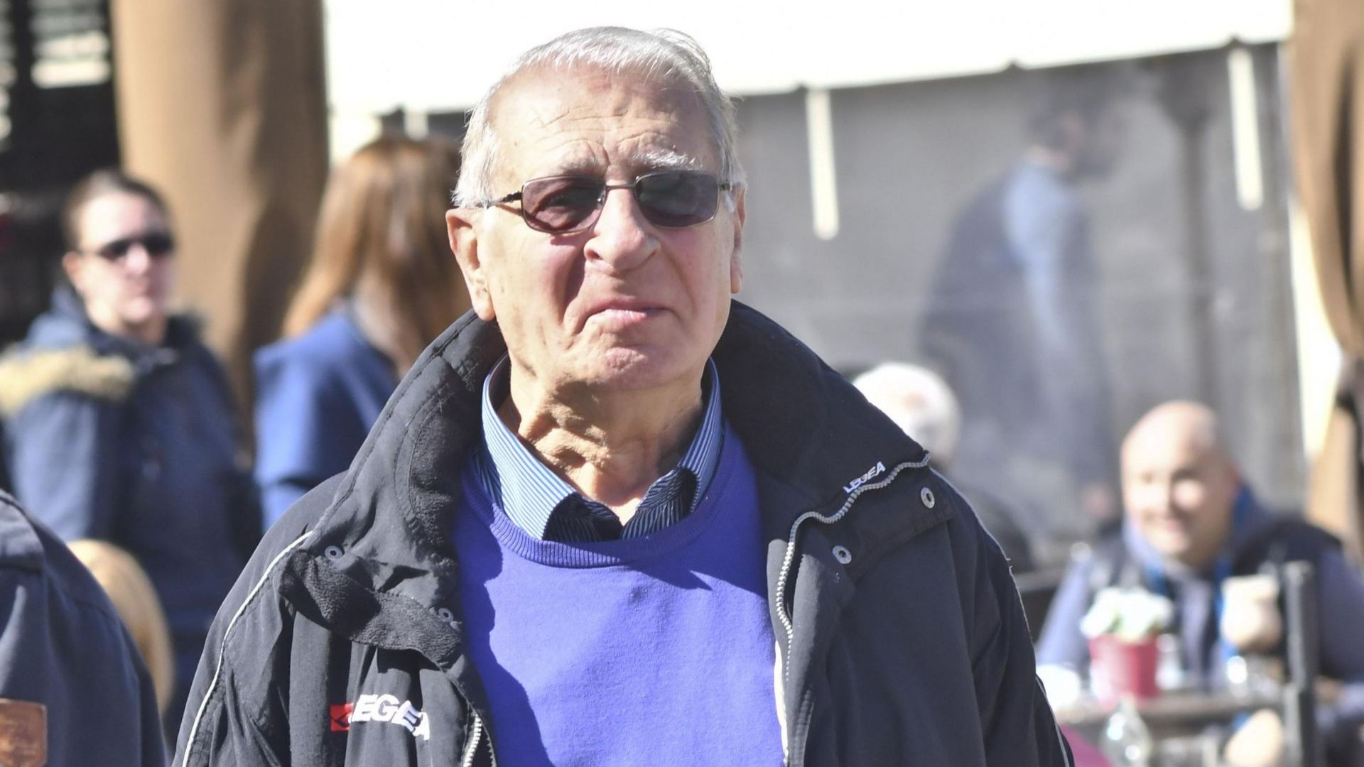 Виж още Поставили са стент на Славчо Пеев вече се