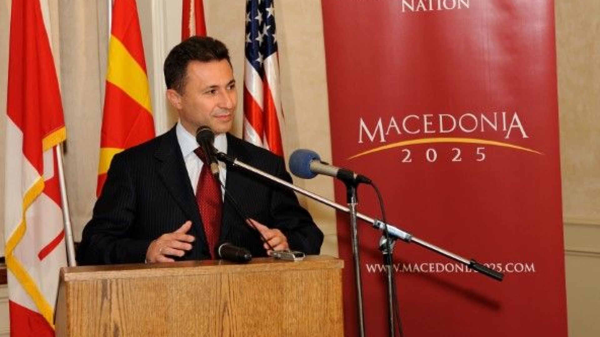 Бившият македонски премиер Никола Груевски е подал молба за убежище