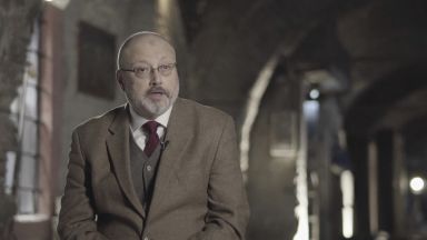 Турски съд реши днес да преустанови съдебния процес срещу 26