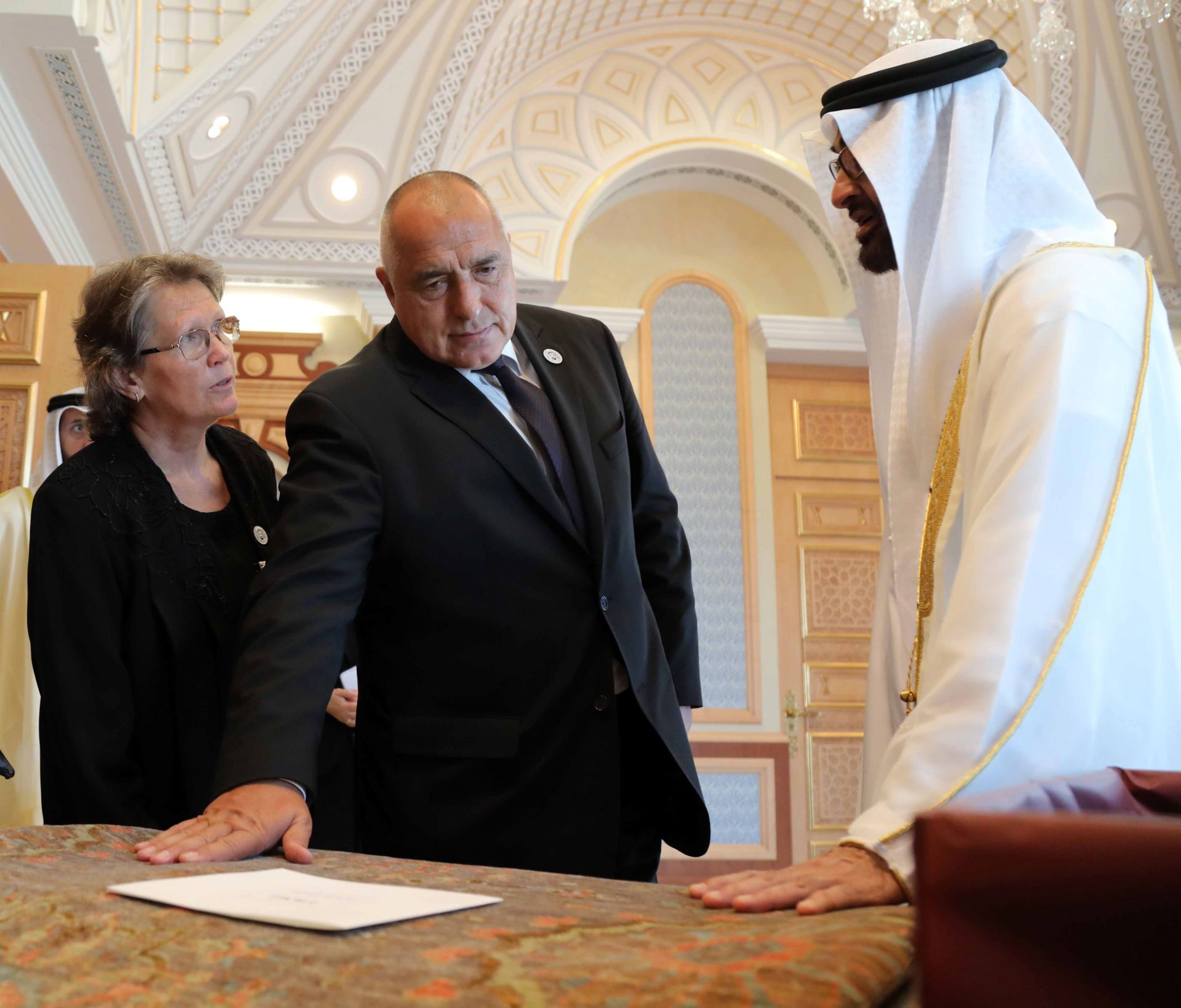ремиерът се срещна с престолонаследника на Абу Даби и заместник-върховен главнокомандващ въоръжените сили на ОАЕ шейх Мохамед бин Зайед ал Нахаян