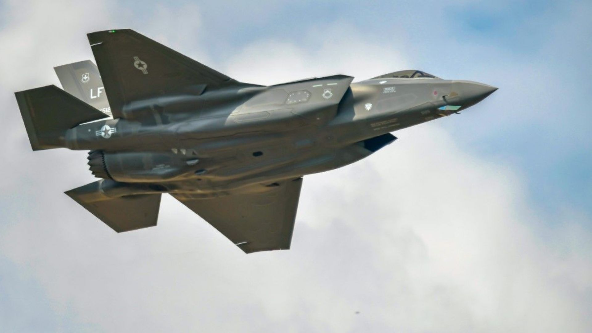 Пентагонът обяви подробности по цената на изтребителя F 35 заложена в
