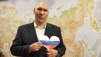 Гигантът от Русия прогнозира боя Пулев - Фюри (видео)