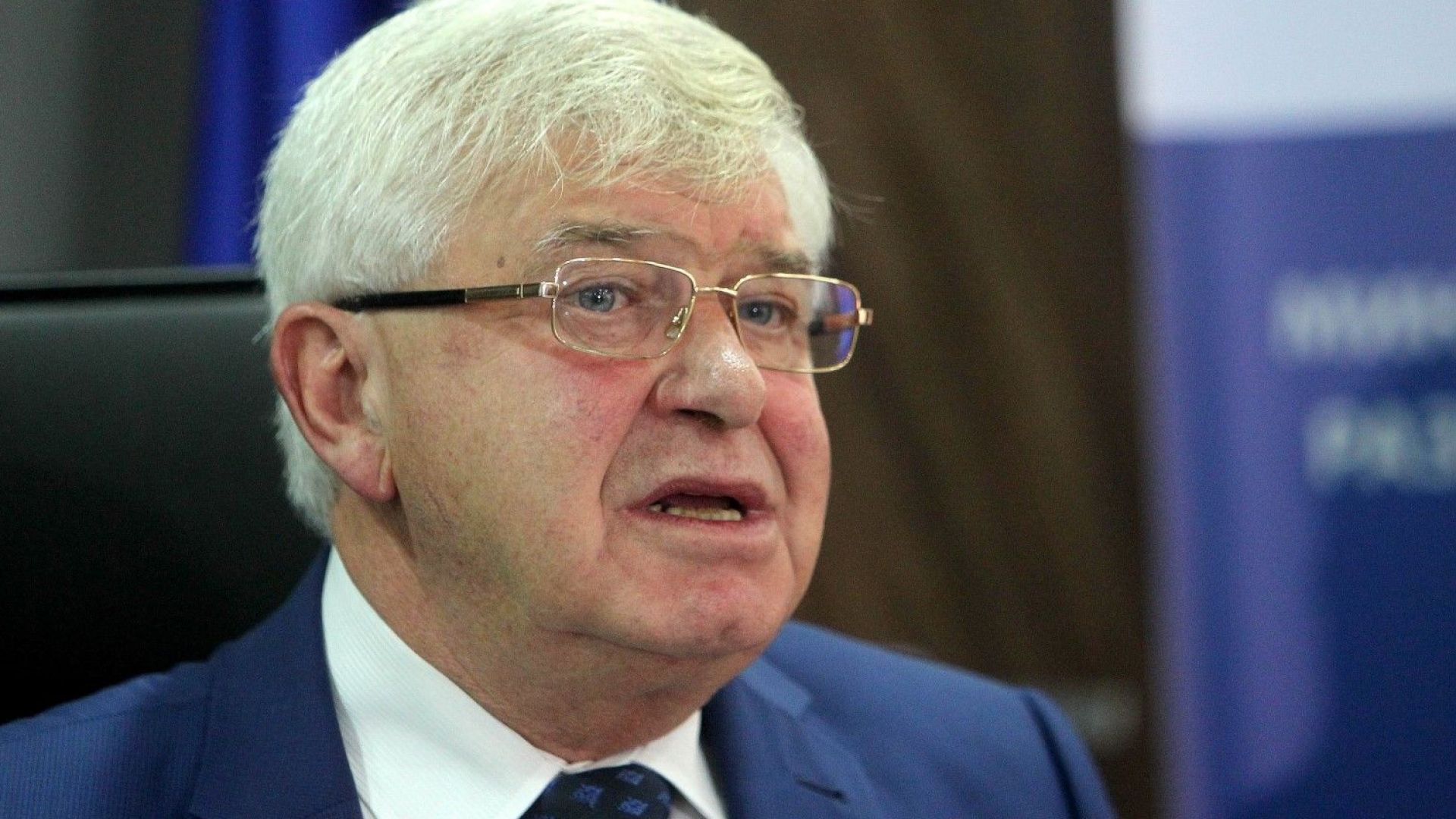 Общият брой на линейките по две от обособените позиции по