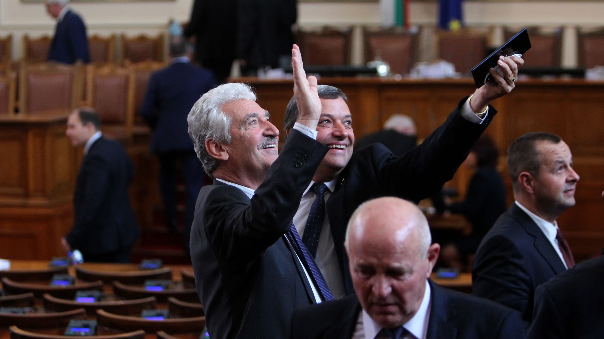 С кворум от 122 народни представители започна пленарното заседание на