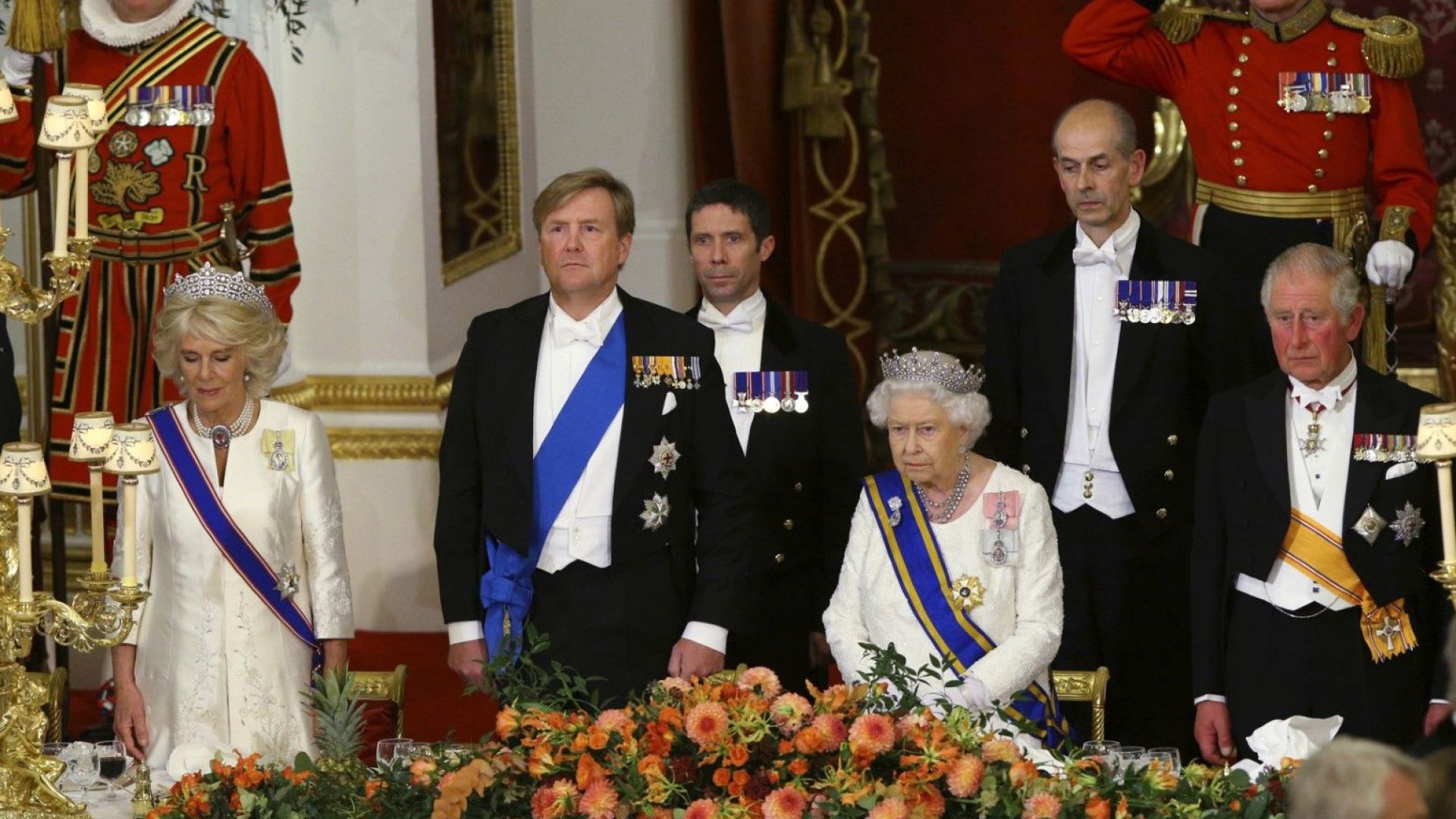 Кралицата на Великобритания Елизабет II за първи път публично коментира