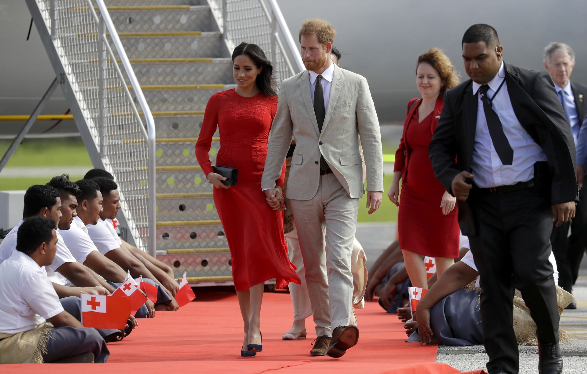 Принц Хари и Меган Маркъл пристигат в Тонга