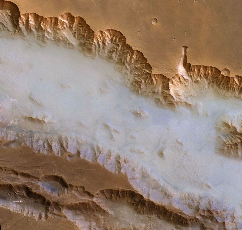 Мъгла в каньоните на Марс