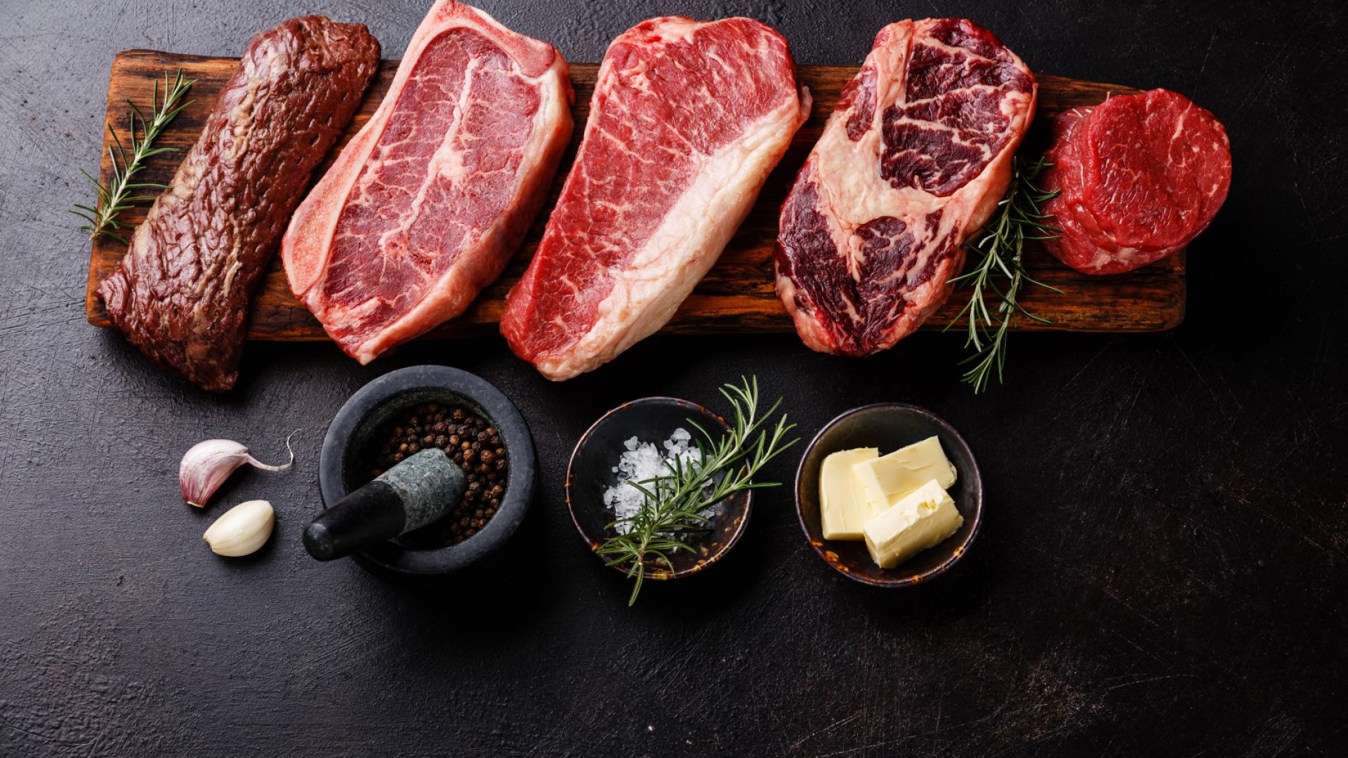 Консумацията на червено месо се свързва с рак и сърдечносъдови
