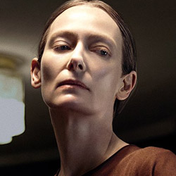 Тилда Суинтън си партнира с Идрис Елба в новия филм на Джордж Милър