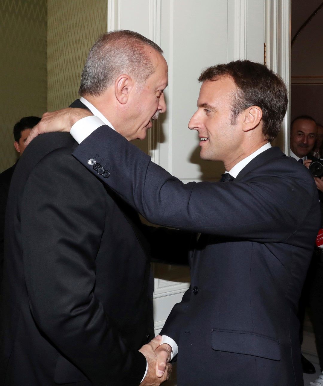 През октомври 2018 г. Реждеп Ердоган посрещна Еманюел Макрон в Истанбул на среща за Сирия  