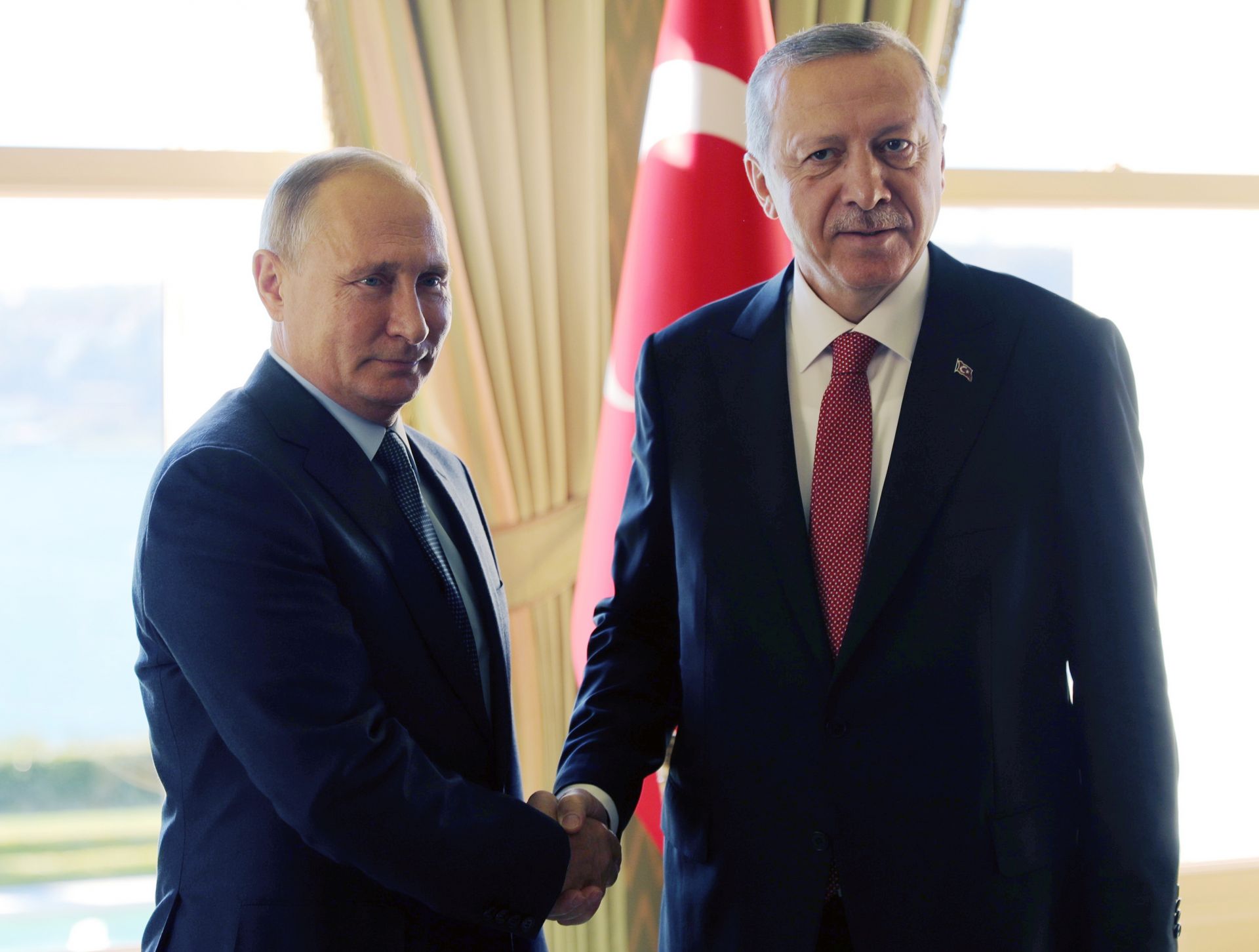 Владимир Путин и Реджеп Ердоган в момента демонстрират добри отношения