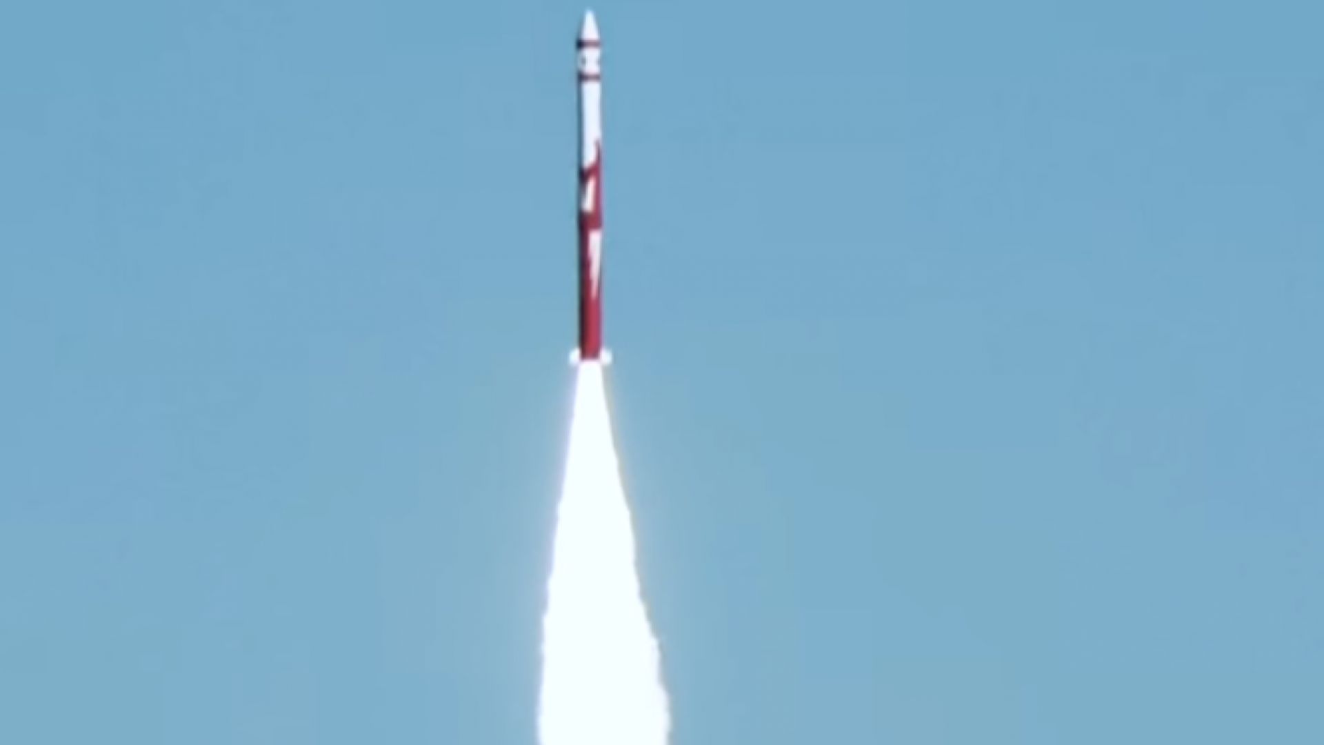 Южна Корея успешно изпробва разработен за собствените й нужди ракетен