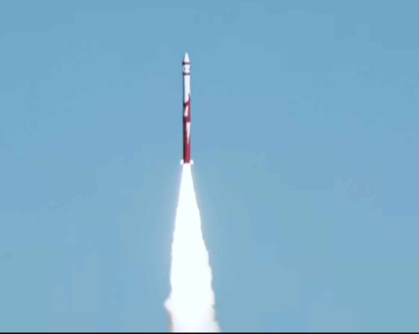 Южна Корея успешно изпробва разработен за собствените й нужди ракетен двигател