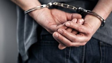  Арестуваха няколко души за подкупи в Държавната организация за българите в чужбина 