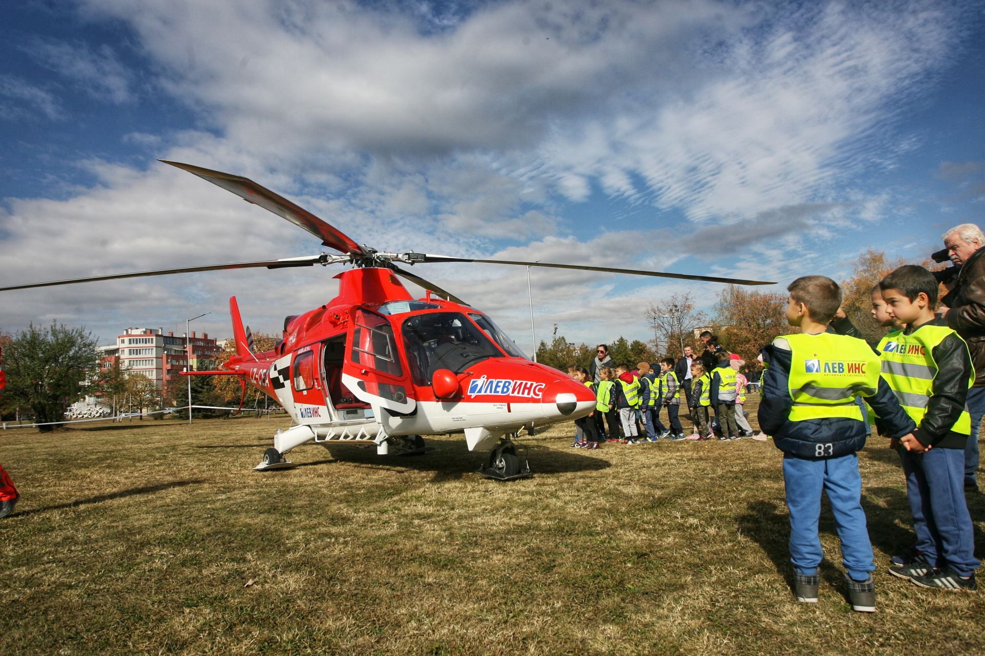  проява онлайн с идване и кацане на единствения животоспасяващ хеликоптер в България - този на ЗК 