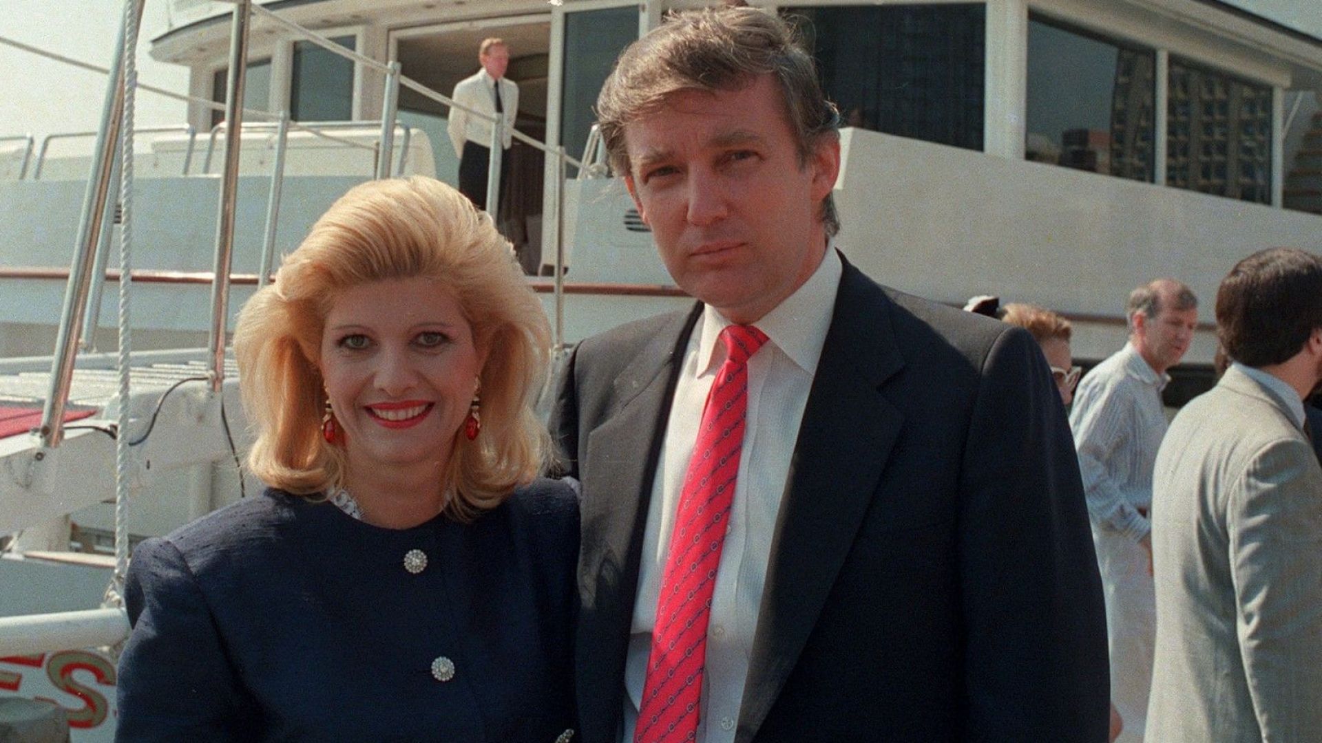 Службата Държавна сигурност на Чехословакия е шпионирала Доналд Тръмп през