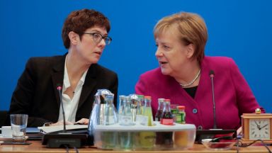 Наследничката на Меркел в ХДС ще подаде оставка и няма да се кандидатира за канцлер