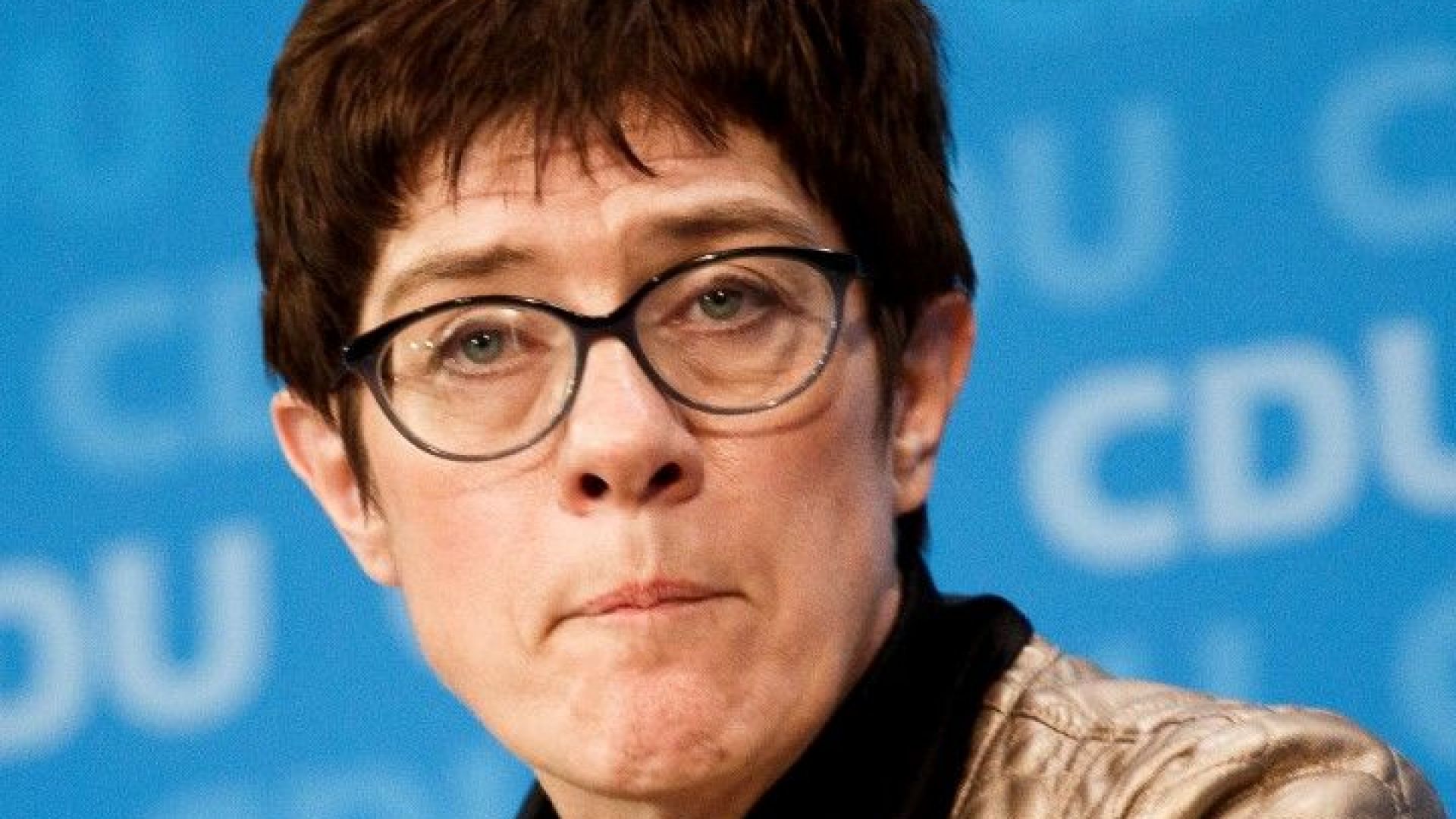 Ето осем от потенциалните кандидати Фаворитката на Меркел Анегрет Крамп Каренбауер