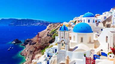 Китайци купуват все повече имоти в Гърция