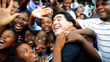 Марадона призна бащинство на три кубински деца, вече е татко на 8