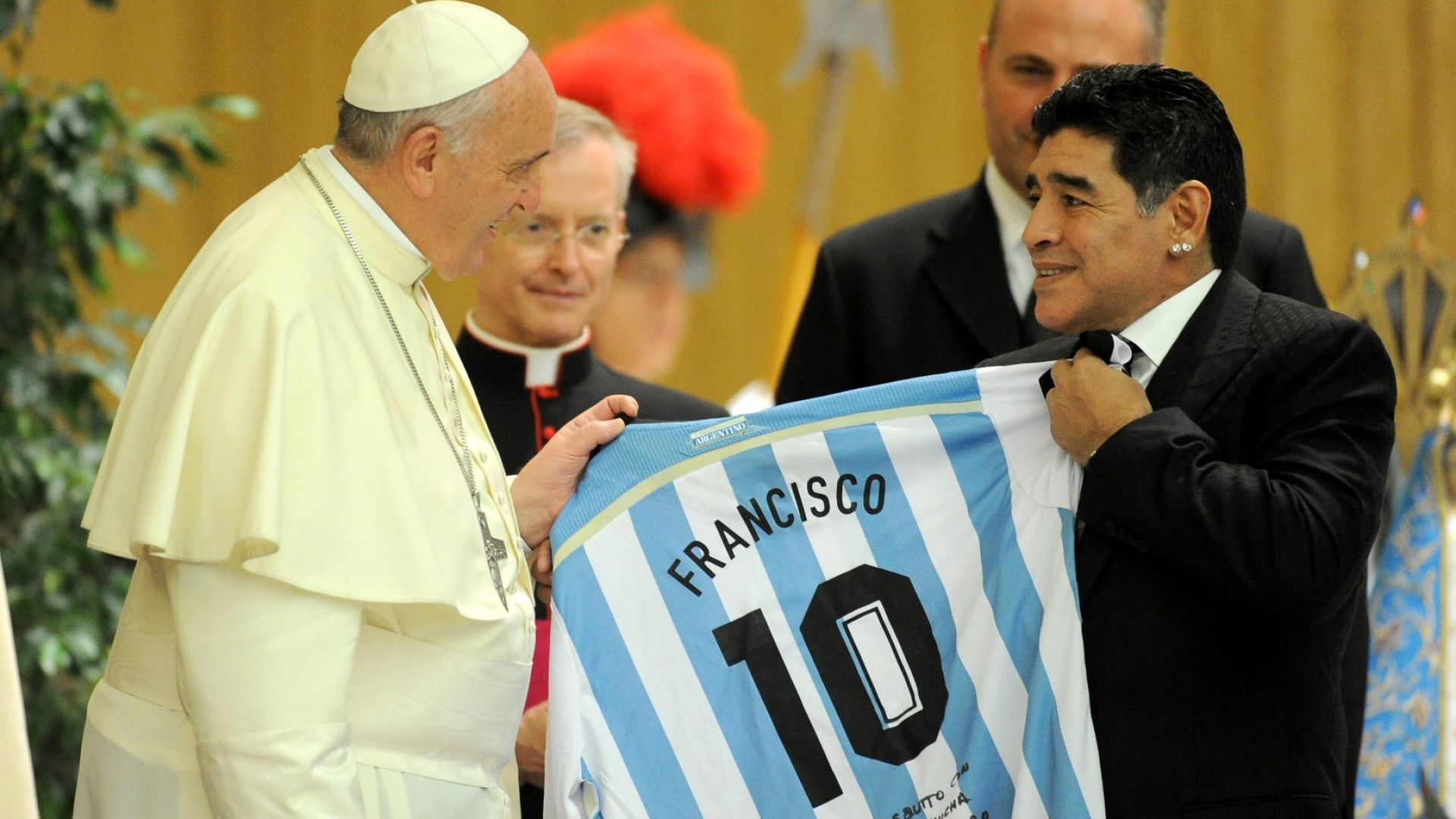 Папата говори за Марадона: Той бе поет на терена и изключително раним човек
