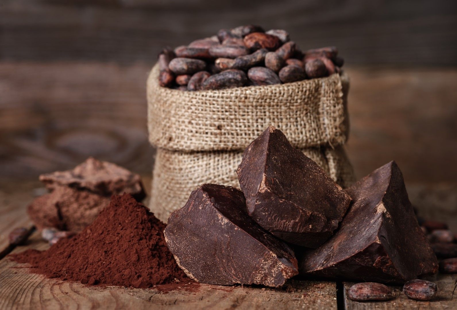 Производителите на шоколад обикновено не купуват от фючърсните пазари, а от физическите - направо от местата, където е суровината
