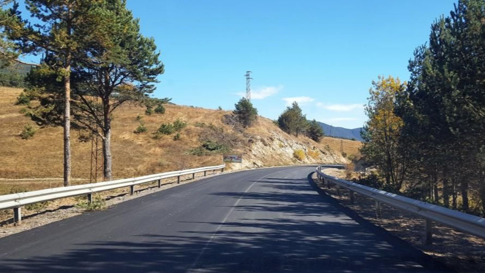 Приключва ремонтът на близо 7 км от третокласния път Доспат Сърница