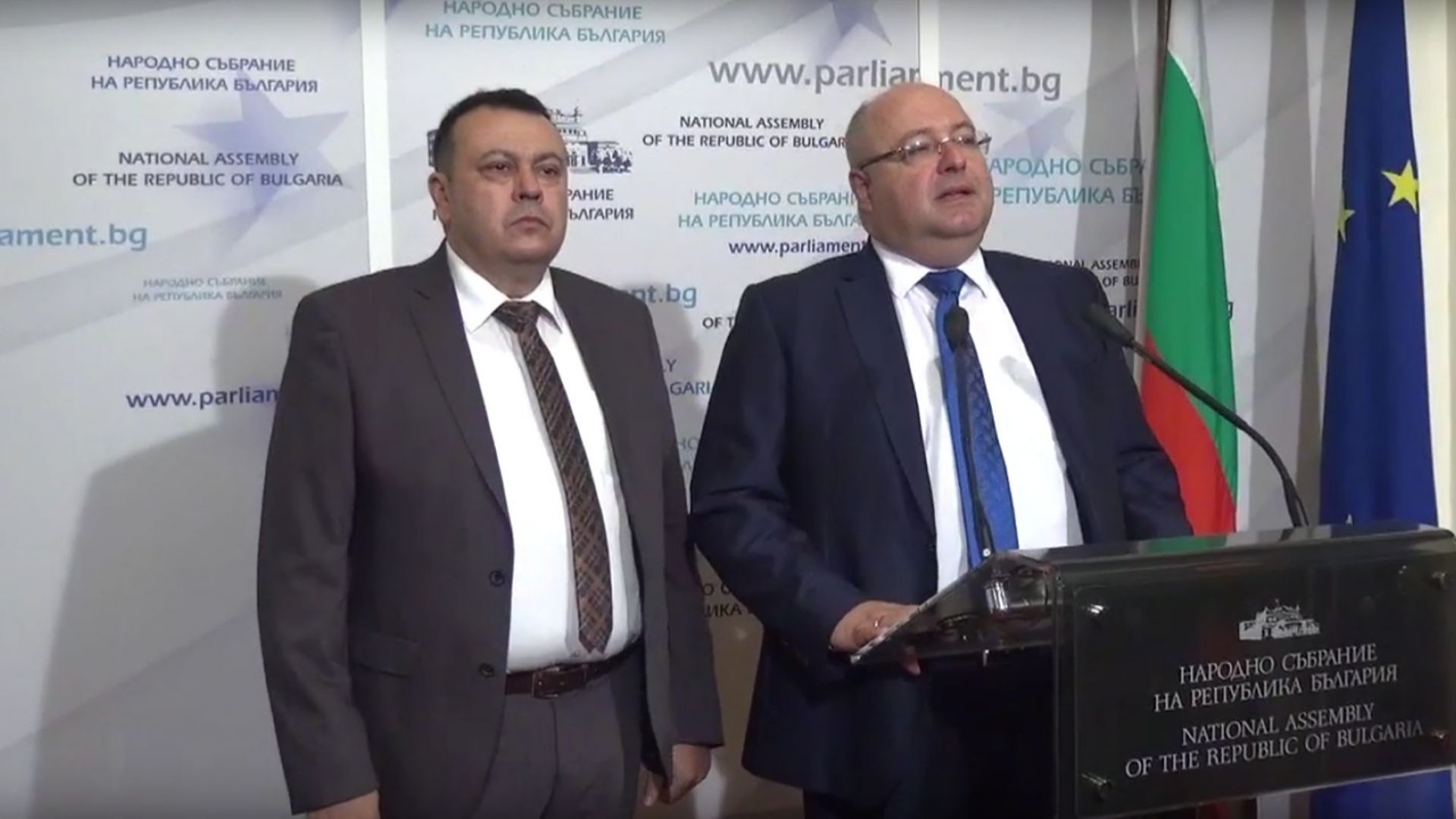 ДПС искат оставката на Валери Симеонов и за скандала с българските паспорти