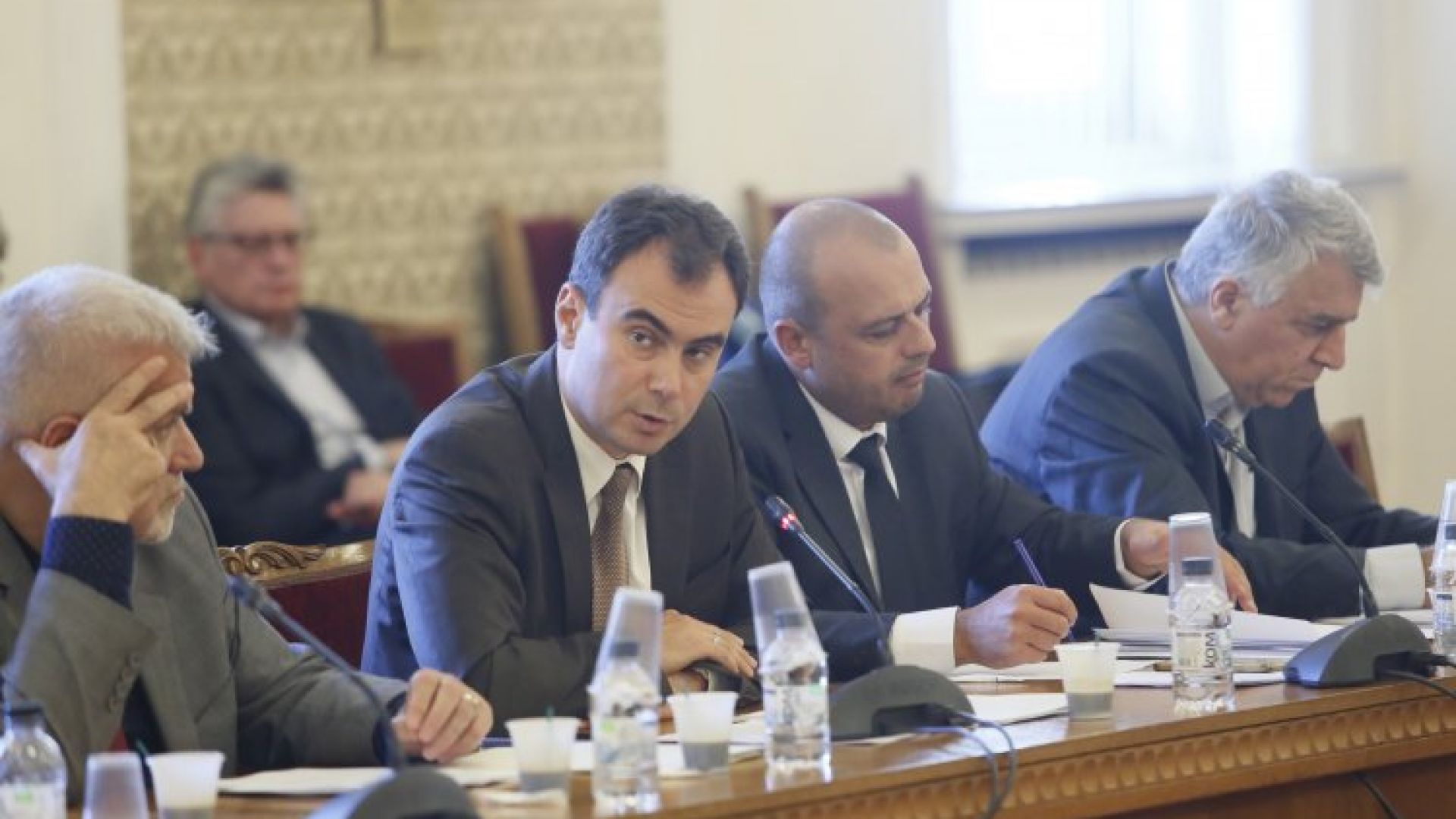 Проф Плочев каза че НЗОК има 160 млн лв задължения