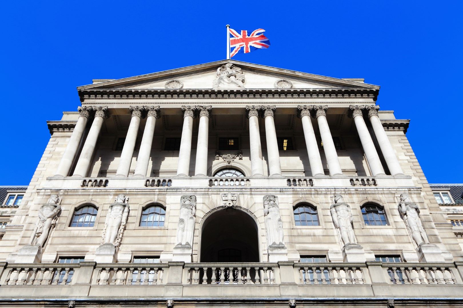 Bank of England остави лихвата непроменена