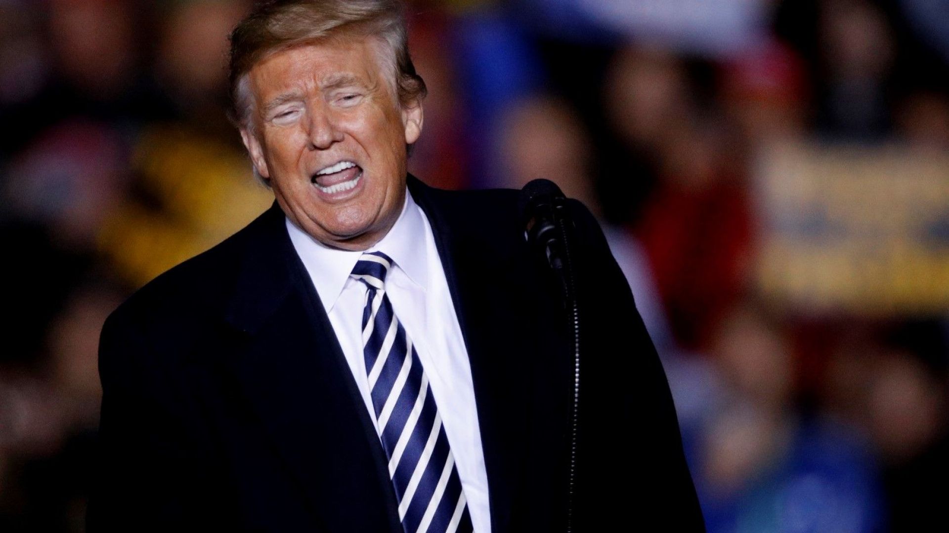 Няколко дни преди междинните избори в САЩ американският президент обяви