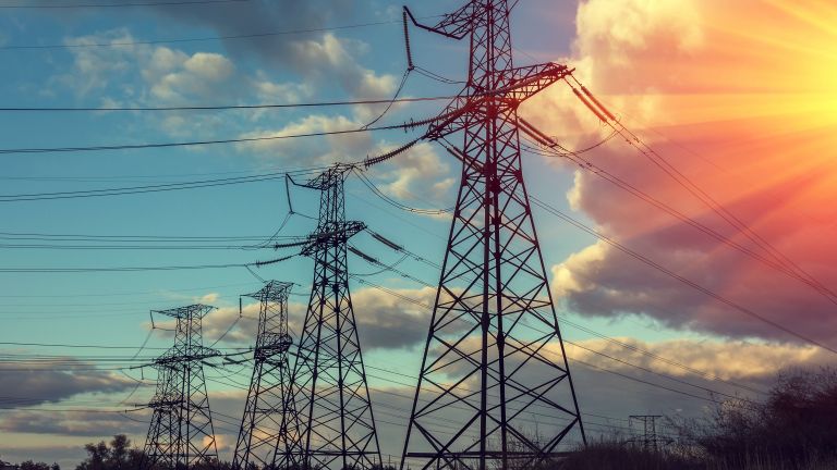 Аварирал въздушен електропровод остави без ток части от южните райони