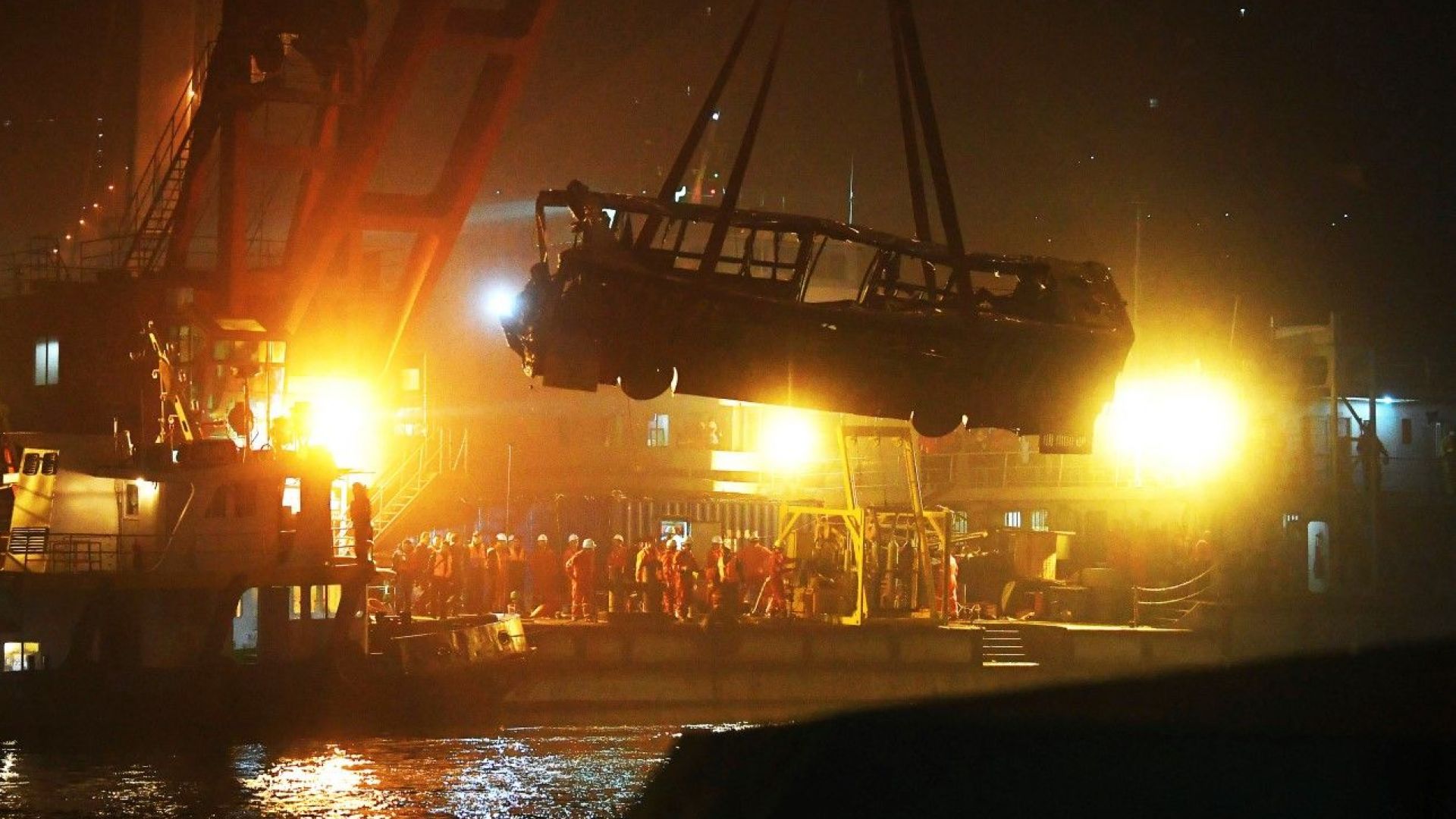 Сбиване между пътничка и автобусен шофьор е довела до падането