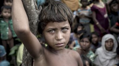 Очите на страданието - един вълнуващ портрет на момиче рохинджа